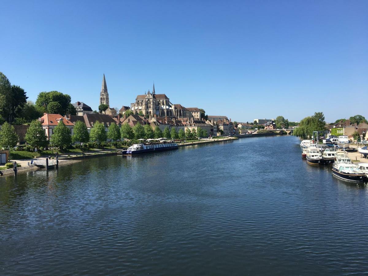 Gite Le Petit Vauthion Leugny Exterior foto